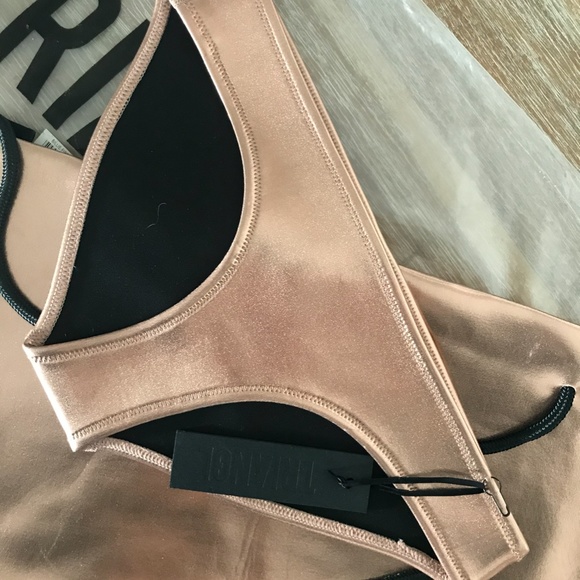 TRIANGL Bikini Bottoms + Drawstring backpack - Picture 3 of 7